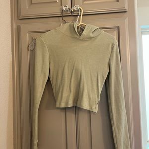 Green cropped hoodie